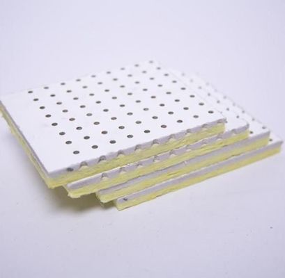 Tabuleiro de absorção sonora de fibra de vidro de borda quadrada / painel para teto T-Grid 600*600mm