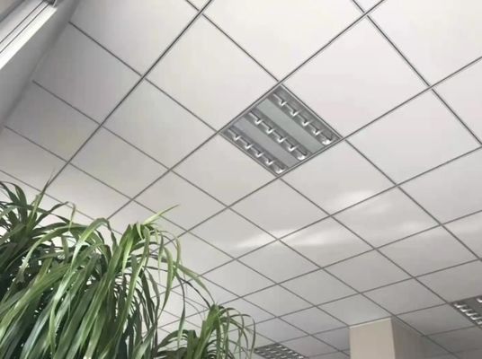 600 mm*600 mm Placa de tecto de lã mineral perforada para absorção sonora interna