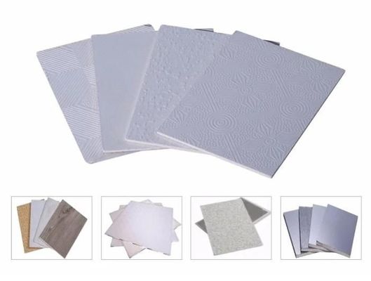 Película de laminagem de PVC para tecto de placas de gesso em relevo impermeável 900 kg/m3 sem padrão