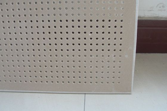 Tecto insonorizado 600*600mm Design Acústico Placa de gesso de papel para decoração de parede