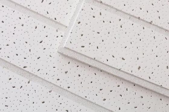 Revestimento por pulverização de azulejos de tecto de lã mineral acústica para decoração e isolamento de hotéis
