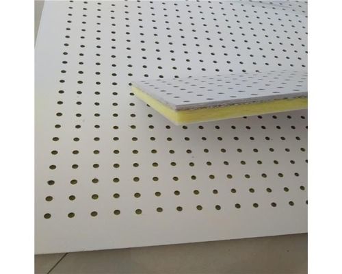 Tabuleiro de tecto de fibra de vidro revestido por pulverização para absorção sonora e controlo acústico