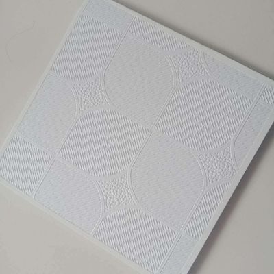 Painel acústico de gesso de PVC para função de painel à prova de fogo decorativo de teto e parede