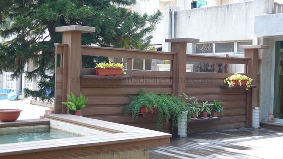 Padrão de grãos de madeira marrom reciclado WPC impermeável piso de piso para desempenho