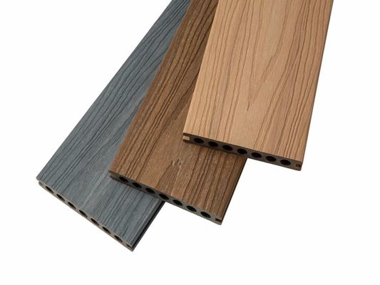 Madeira plástico composto WPC vedação e pergola pilar decorativo superfície marrom acabado