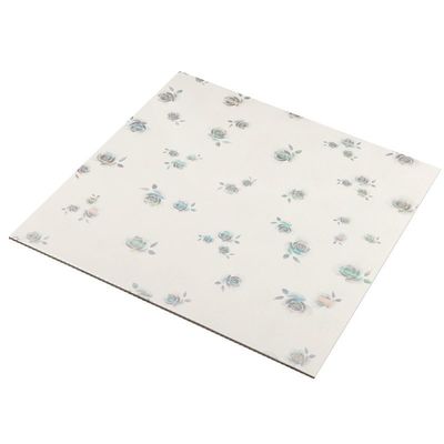 Tecto / painel de parede 3D de plástico à prova d'água para decoração de interiores Tamanho 500 mm * 500 mm