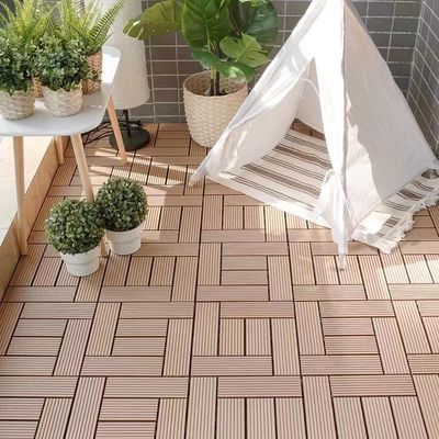 300mm*300mm WPC Decking para decking ecologicamente amigável / cercas / guarnição de baldaquinha