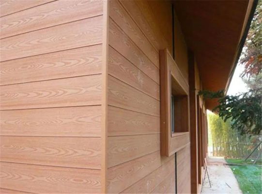 Revestimento de parede de WPC resistente aos raios UV 45% HDPE 50% Fibras de madeira residual e design durável