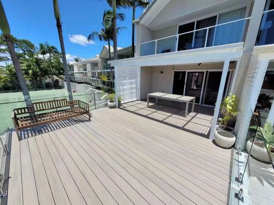 150mm * 25mm Customizado WPC Outdoor Floor Decking Tiles Feito com Madeira Plástico Composite