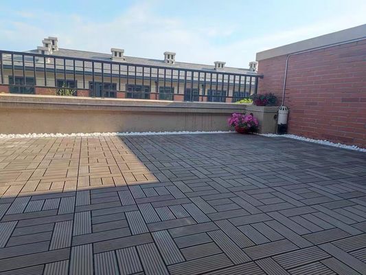 300*300mm WPC madeira plástica composta piso externo / Decking para melhoria do jardim