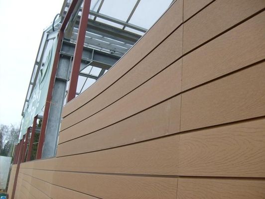 Cercas de pavimentação de madeira exterior de plástico composto WPC NY75 * 25 com padrão de grãos de madeira
