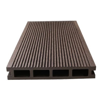 Taxa de expansão da absorção de água 2,5% Pavimento composto de madeira marrom plástico para jardim