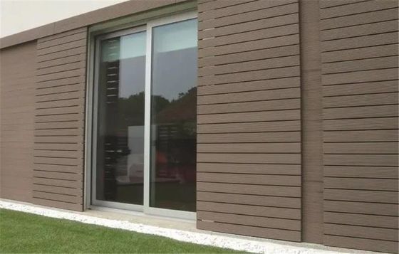Finitura de superfície de grãos de madeira Painel de revestimento de WPC à prova d'água para parede externa Durável