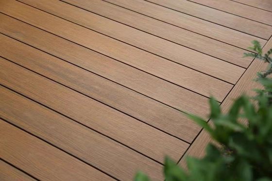 Pavimentos compostos de madeira WPC marrom para jardim à prova d'água