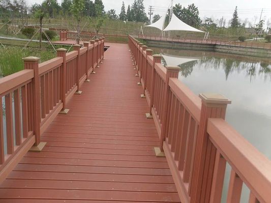 Pavimento de piso de madeira WPC de plástico composto resistente ao fogo em marrom