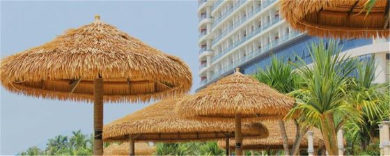 Peças de telhado de palha de PVC personalizadas para bares de jardim / beira-mar Fácil de instalar e manter