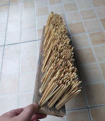 Telhado de palha sintética artificial amarelo para simulação tropical de praia personalizada