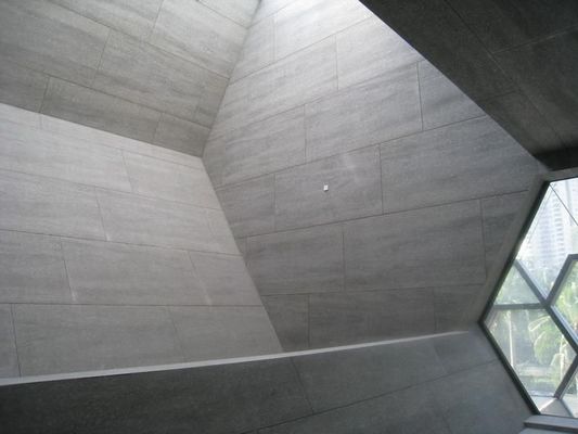 Insulação acústica interior cinza e amarelo claro Reforçar placa de fibra de cimento para teto