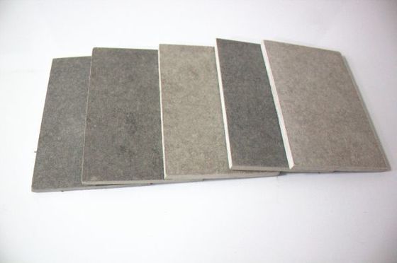 Técnica de processo seco Painel de fibra de cimento para divisória de construção de grau de resistência personalizado