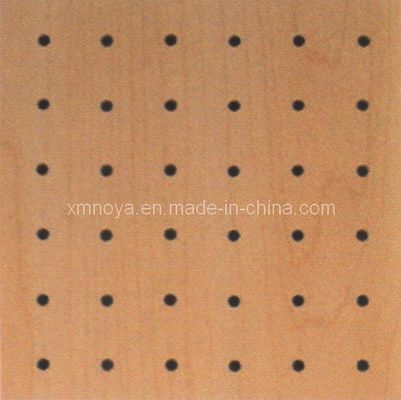 Painéis acústicos de madeira perfurados 600*600 Absorção sonora Material decorativo para edifícios