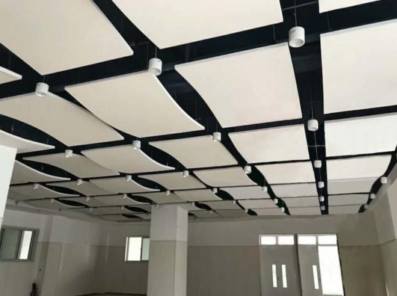 Concepção de placas de tecto de fibra de vidro com revestimento de spray à prova de fogo para decoração oculta